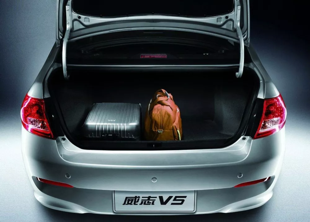 Автомобиль FAW V5 Седан