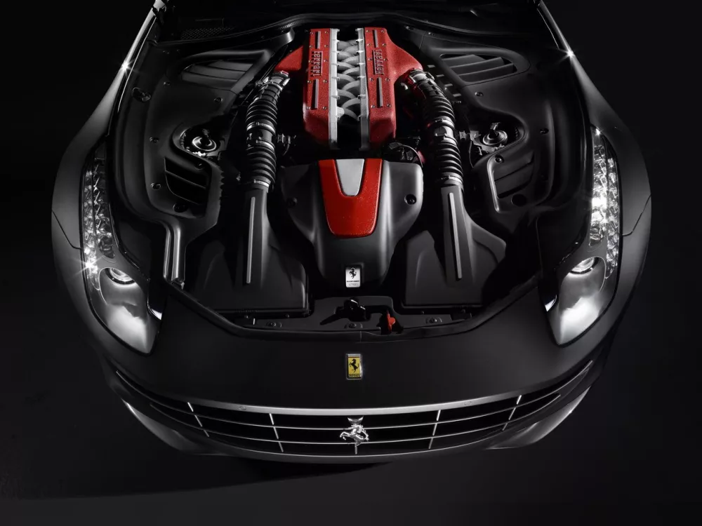 Автомобиль Ferrari FF Хэтчбек (3 двери)
