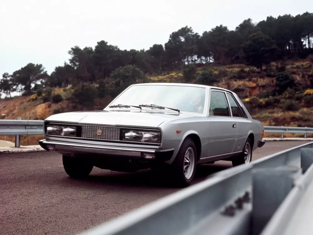 Автомобиль Fiat 130 Купе