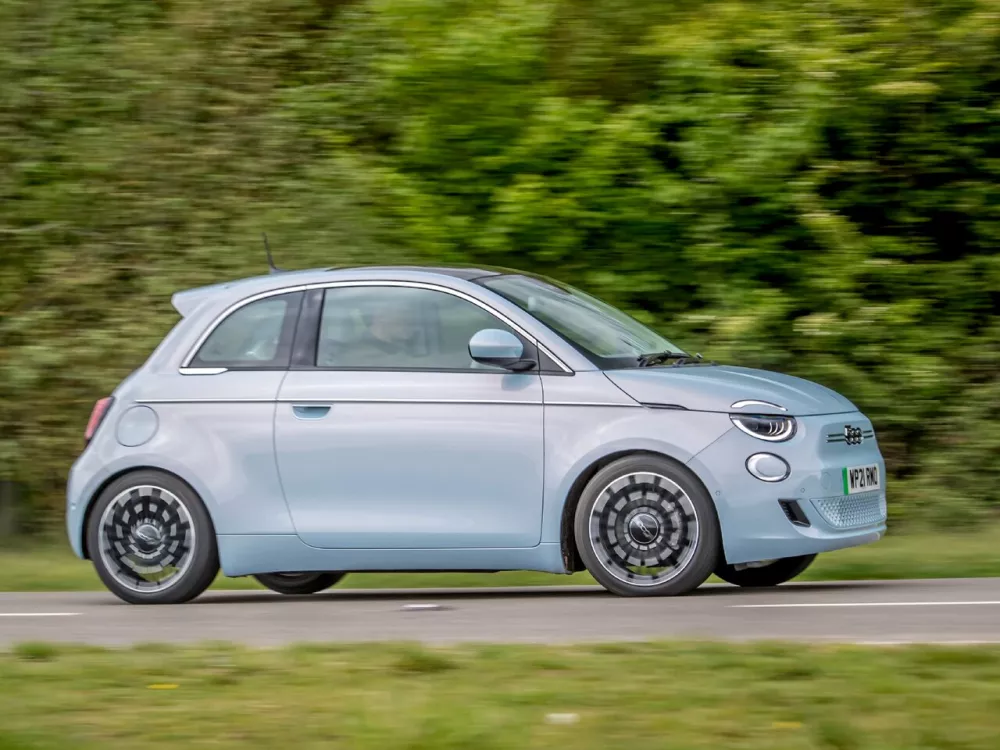 Автомобиль Fiat 500 III Хэтчбек (3 двери)