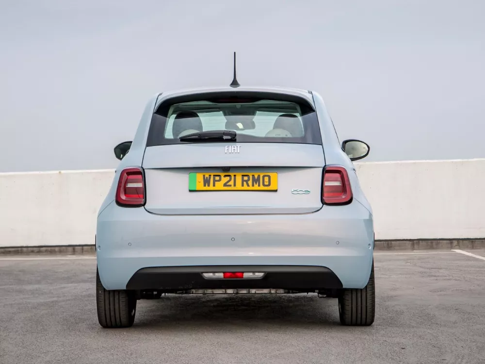 Автомобиль Fiat 500 III Хэтчбек (3 двери)