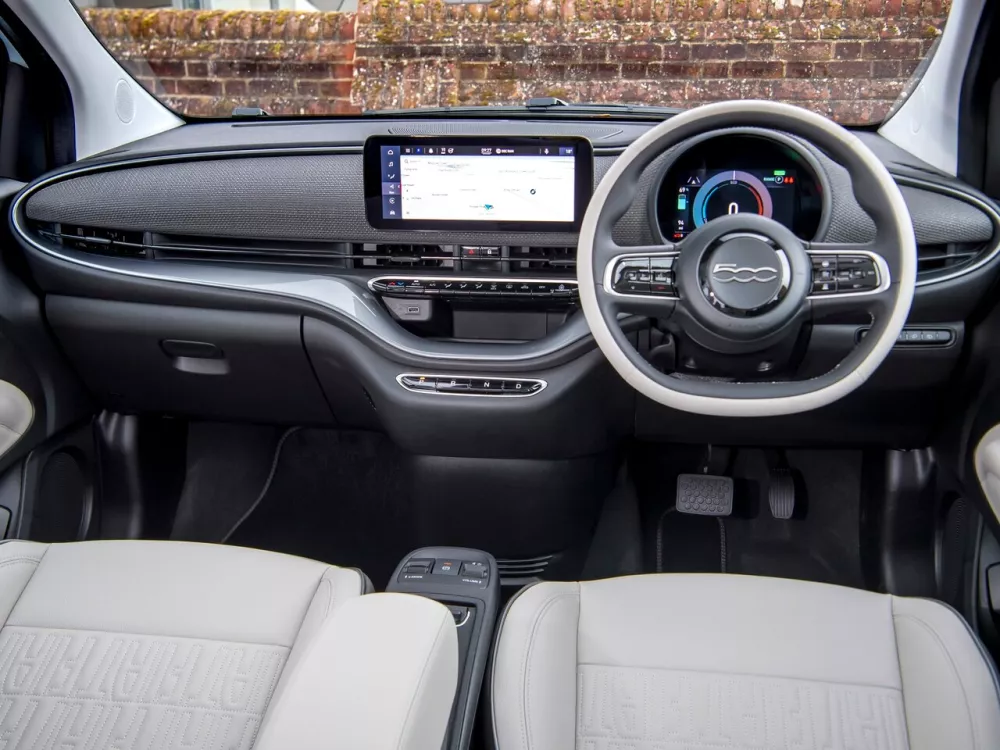 Автомобиль Fiat 500 III Хэтчбек (3 двери)