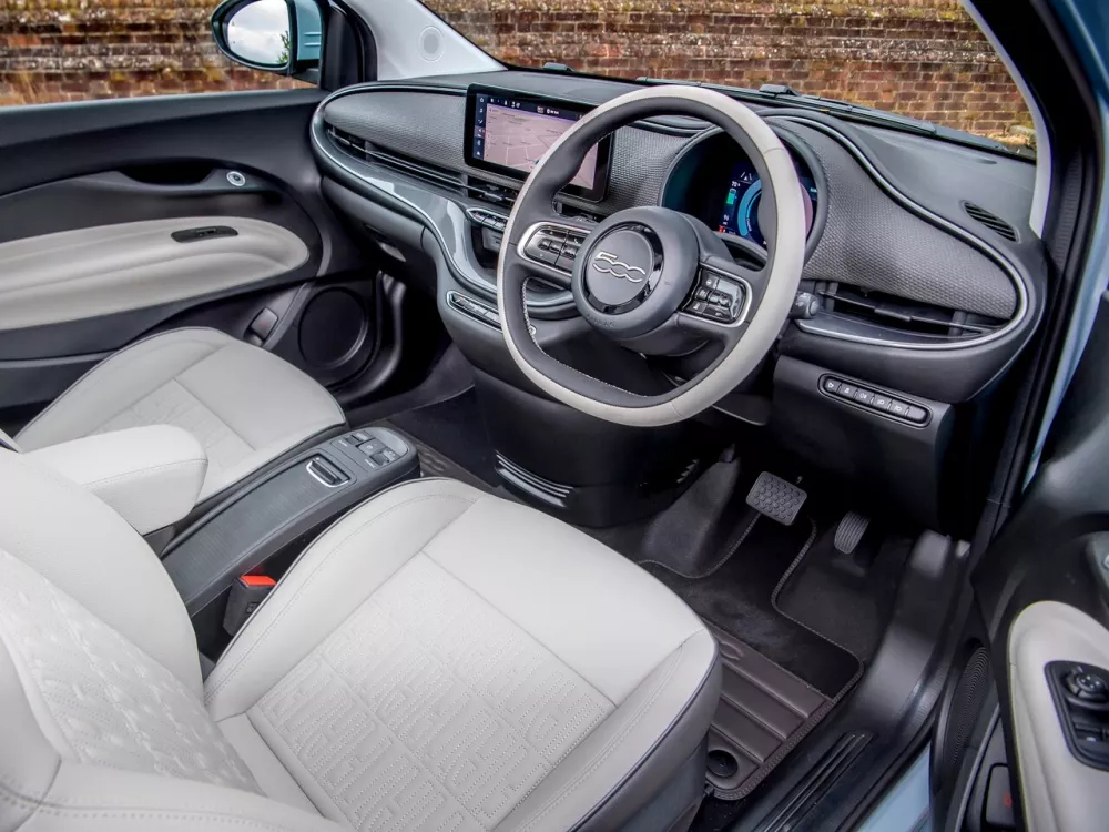 Автомобиль Fiat 500 III Хэтчбек (3 двери)