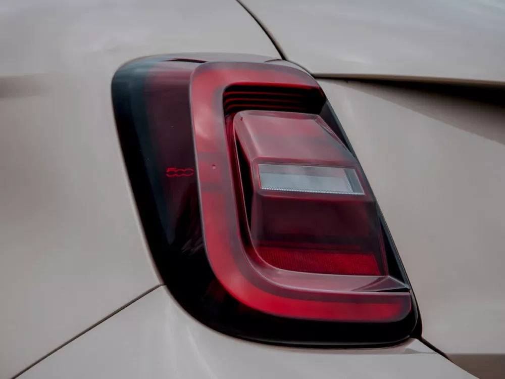 Автомобиль Fiat 500 III Кабриолет