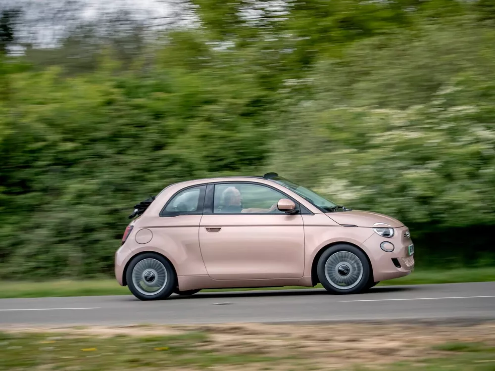 Автомобиль Fiat 500 III Кабриолет