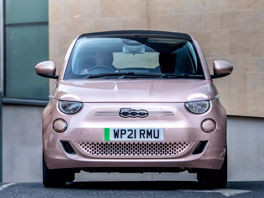Автомобиль Fiat 500 III Кабриолет
