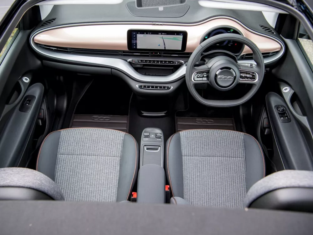 Автомобиль Fiat 500 III Кабриолет