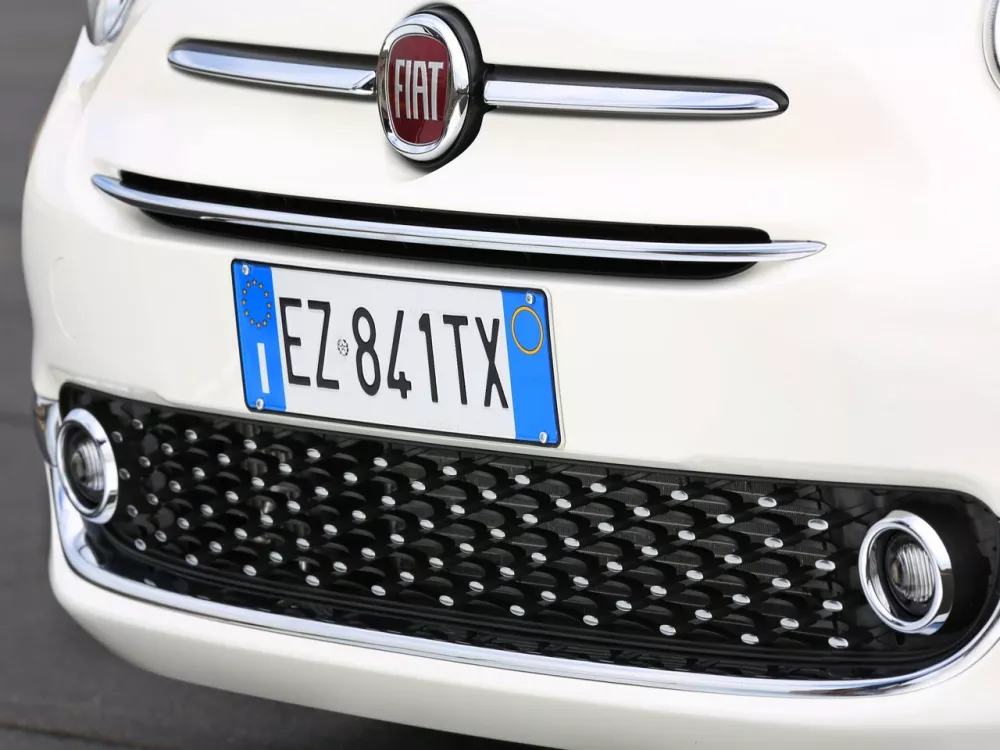 Автомобиль Fiat 500 II Рестайлинг Хэтчбек (3 двери)