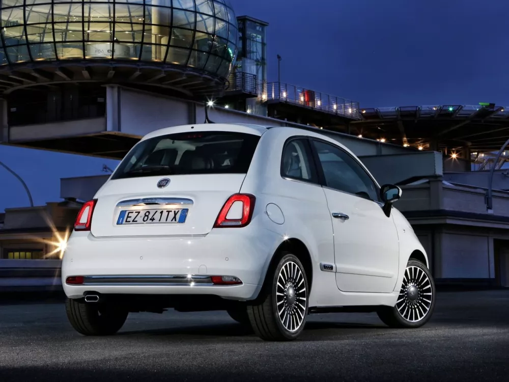 Автомобиль Fiat 500 II Рестайлинг Хэтчбек (3 двери)