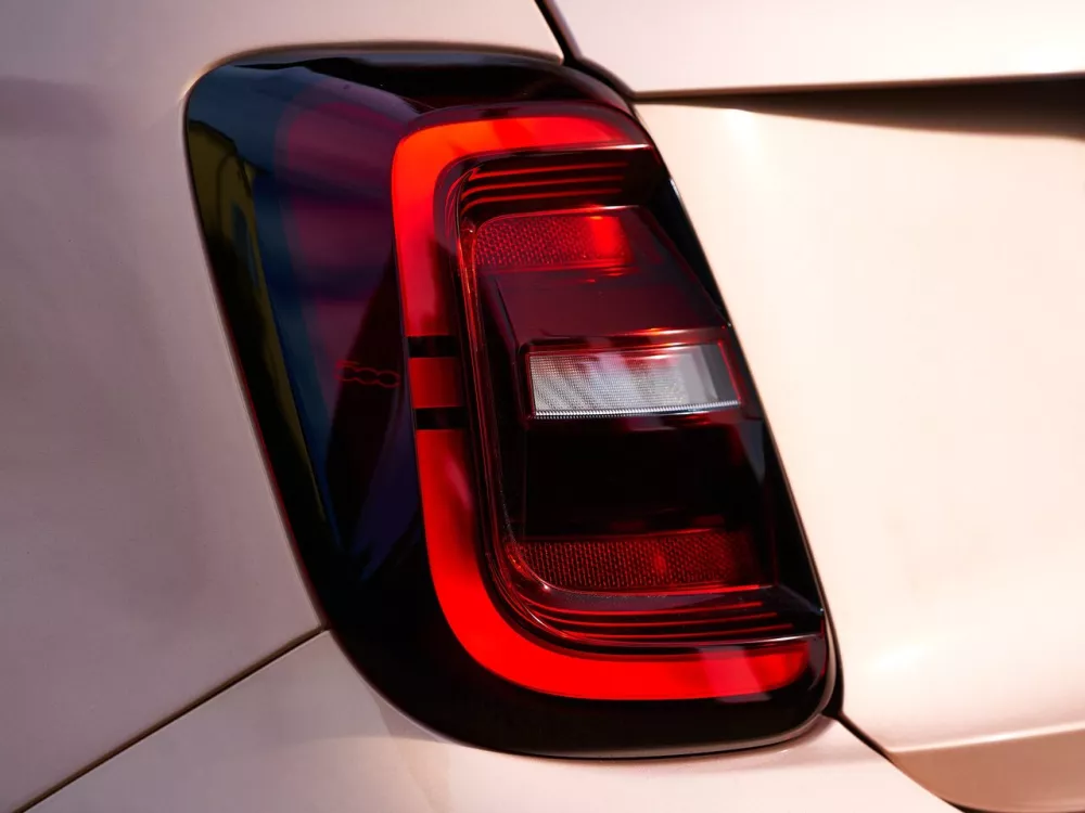 Автомобиль Fiat 500 III Хэтчбек (3 двери)