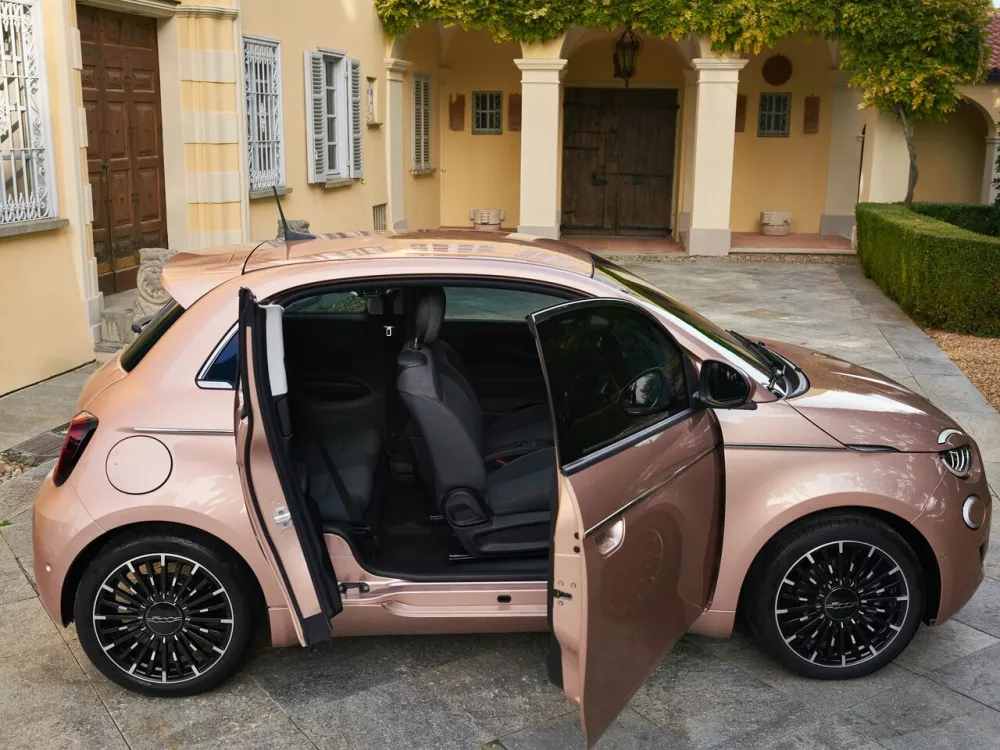 Автомобиль Fiat 500 III Хэтчбек (3 двери)