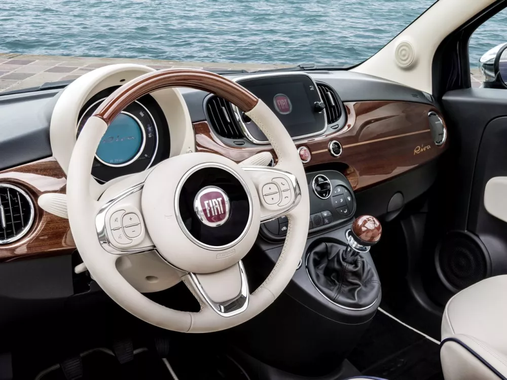 Автомобиль Fiat 500 II Рестайлинг Кабриолет