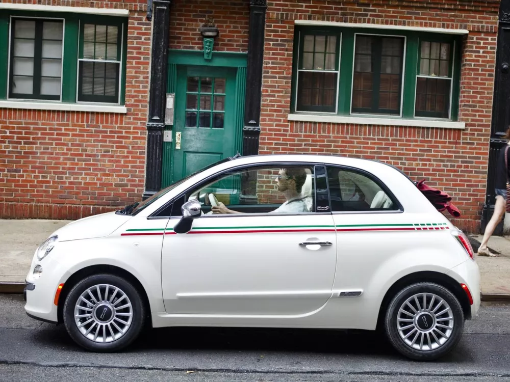 Автомобиль Fiat 500 II Кабриолет