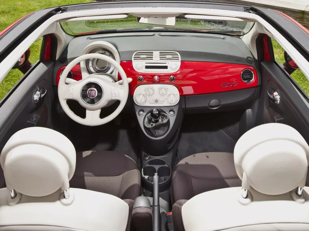 Автомобиль Fiat 500 II Кабриолет