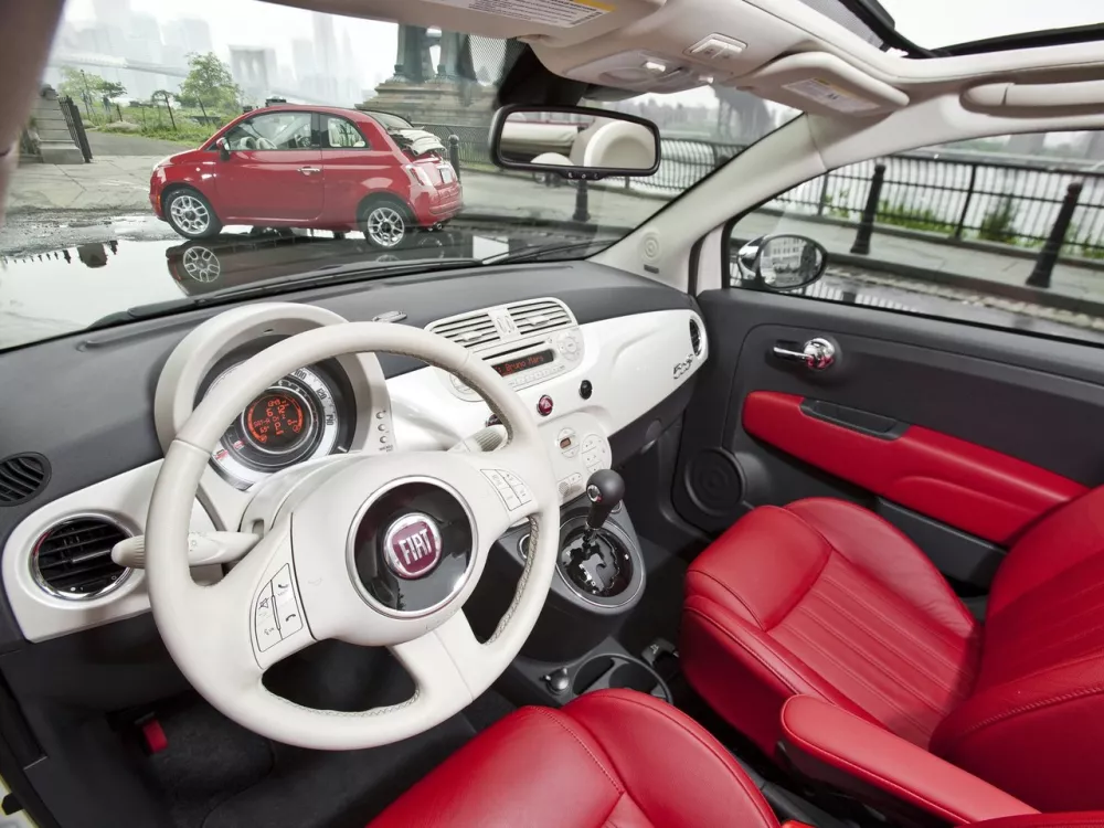 Автомобиль Fiat 500 II Кабриолет