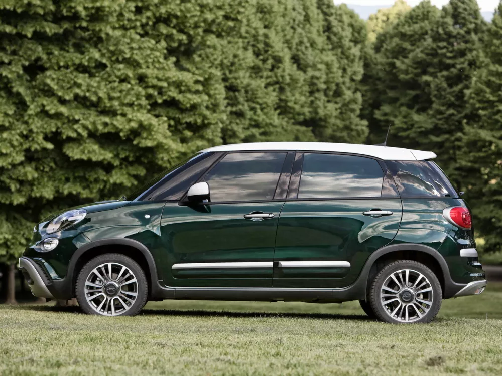 Автомобиль Fiat 500L I Рестайлинг Компактвэн Cross