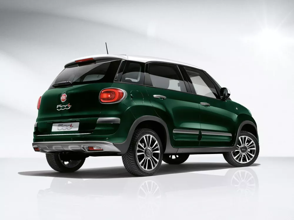 Автомобиль Fiat 500L I Рестайлинг Компактвэн Cross