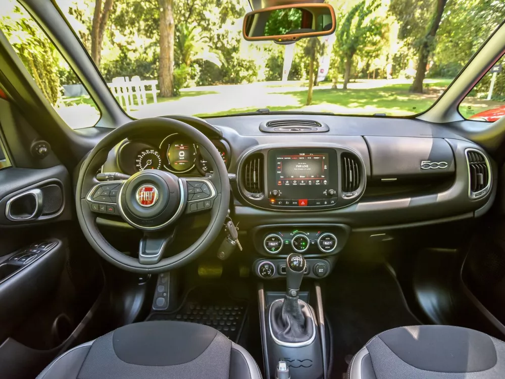 Автомобиль Fiat 500L I Рестайлинг Компактвэн Cross