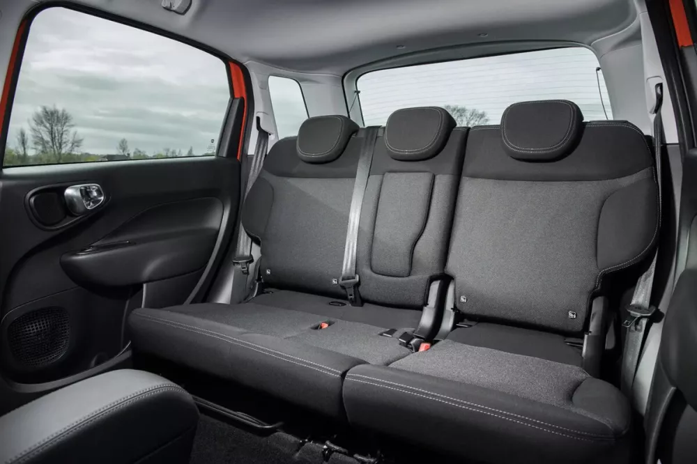 Автомобиль Fiat 500L I Рестайлинг Компактвэн Cross