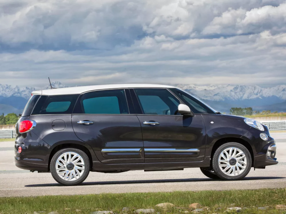 Автомобиль Fiat 500L I Рестайлинг Компактвэн Wagon