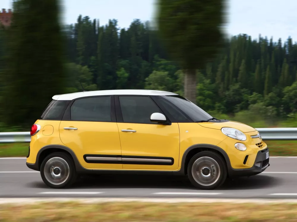 Автомобиль Fiat 500L I Компактвэн Trekking