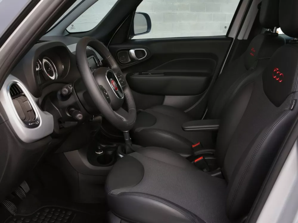 Автомобиль Fiat 500L I Компактвэн Trekking