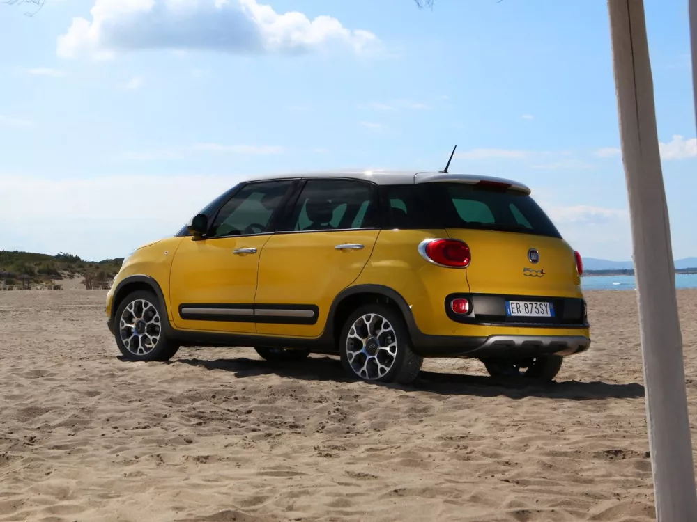 Автомобиль Fiat 500L I Компактвэн Trekking