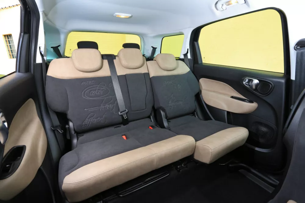 Автомобиль Fiat 500L I Компактвэн Living