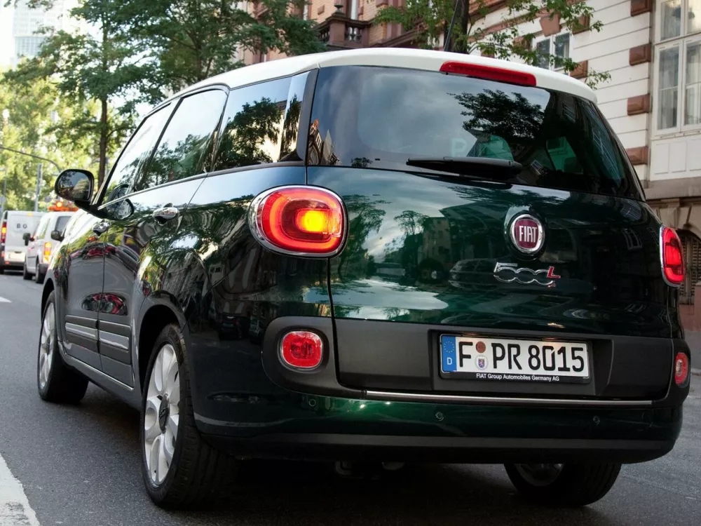 Автомобиль Fiat 500L I Компактвэн Living