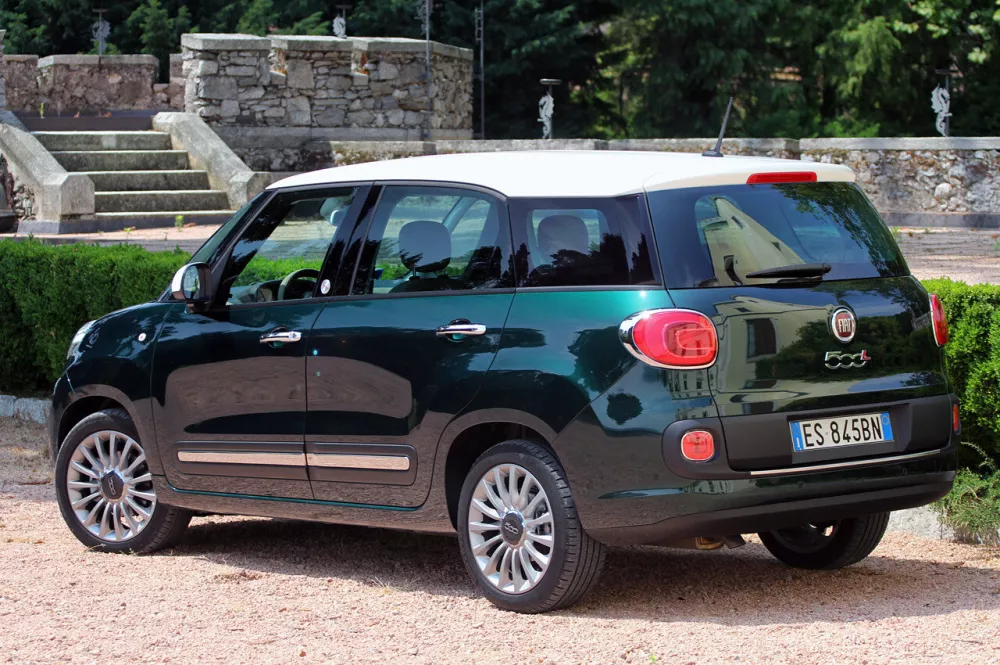 Автомобиль Fiat 500L I Компактвэн Living