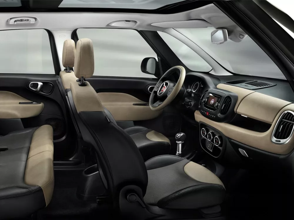 Автомобиль Fiat 500L I Компактвэн Living