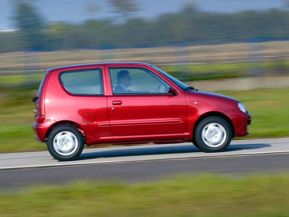 Автомобиль Fiat 600 Хэтчбек (3 двери)