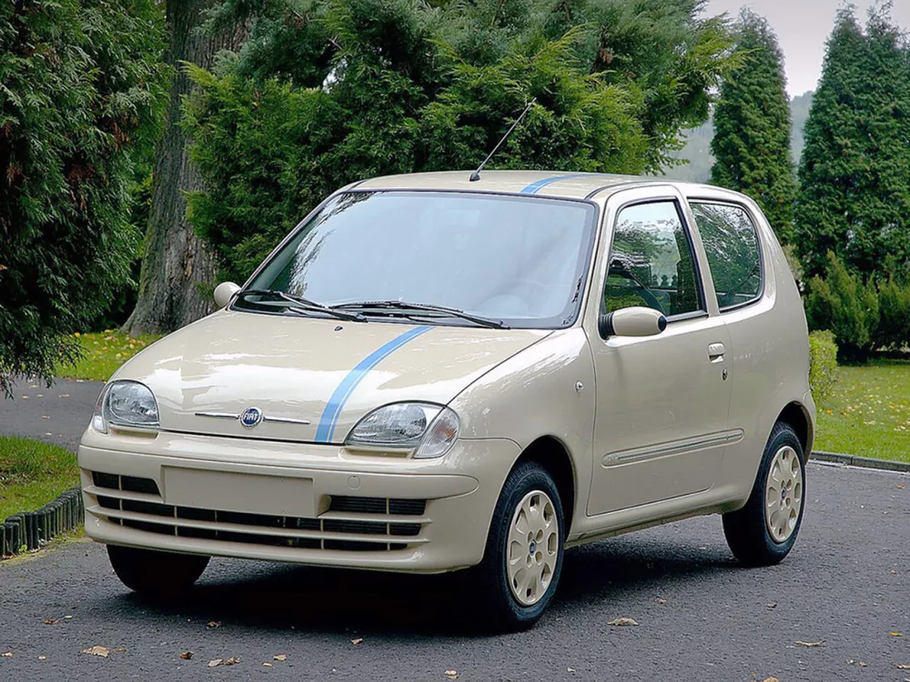 Автомобиль Fiat 600 Хэтчбек (3 двери)