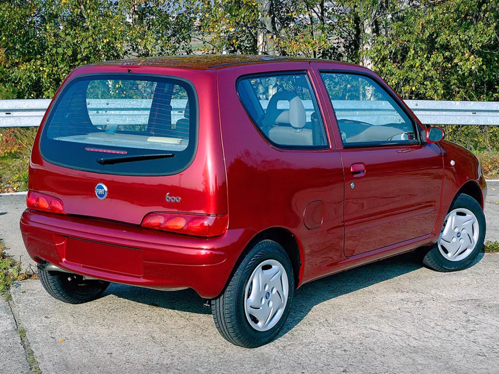 Автомобиль Fiat 600 Хэтчбек (3 двери)