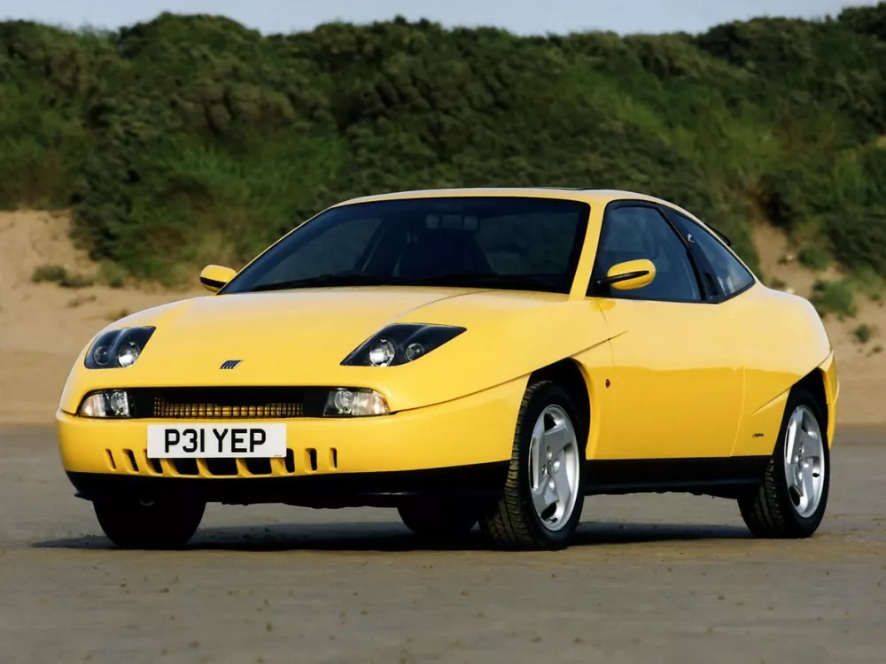 Автомобиль Fiat Coupe Купе