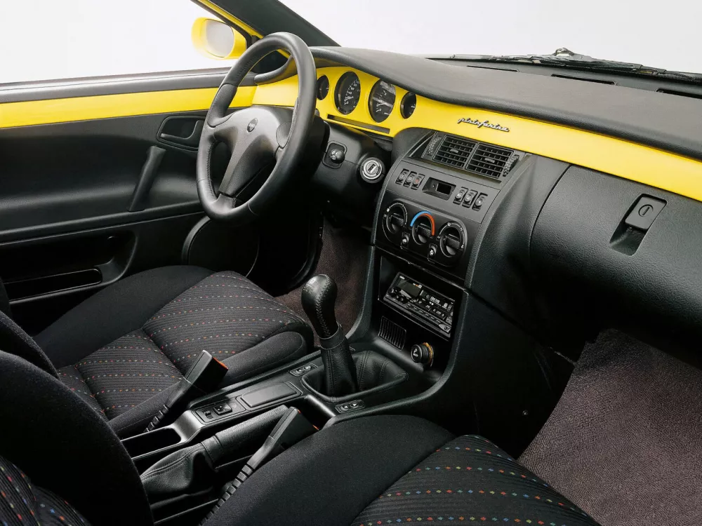 Автомобиль Fiat Coupe Купе