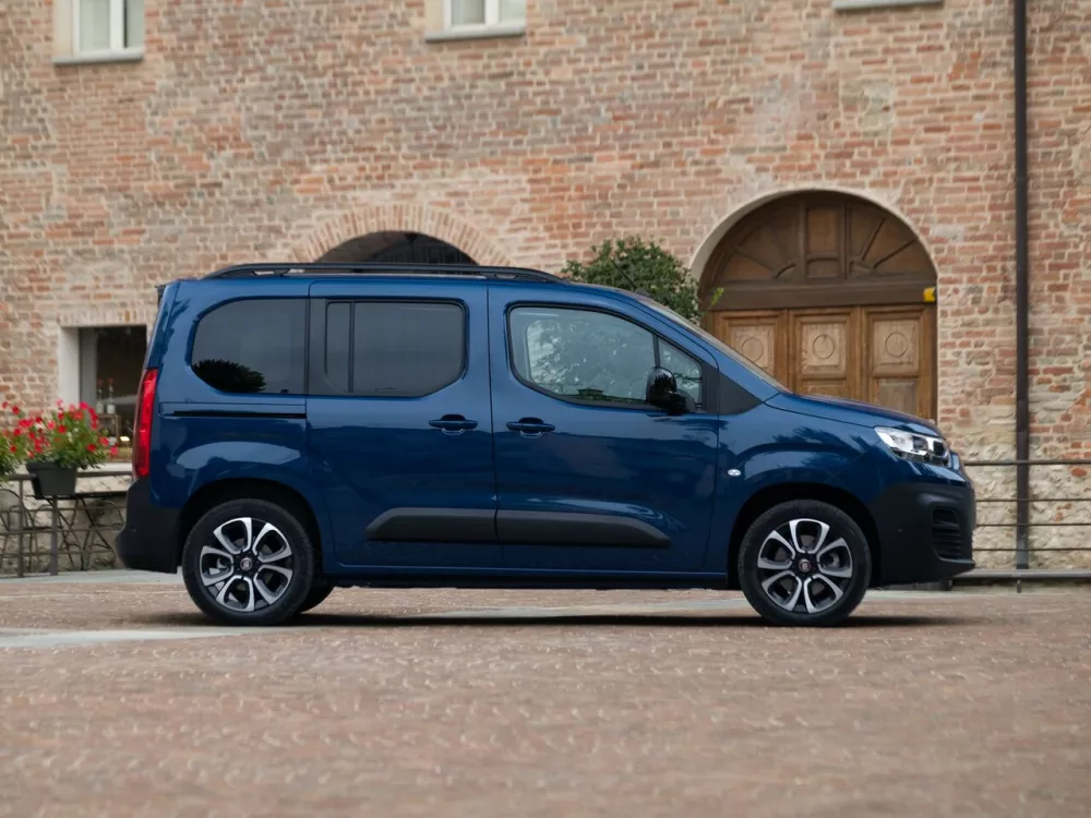 Автомобиль Fiat Doblo III Компактвэн
