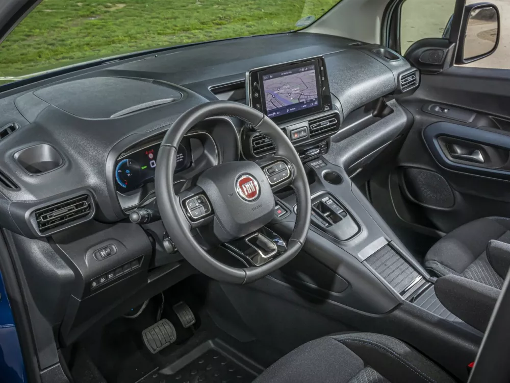 Автомобиль Fiat Doblo III Компактвэн