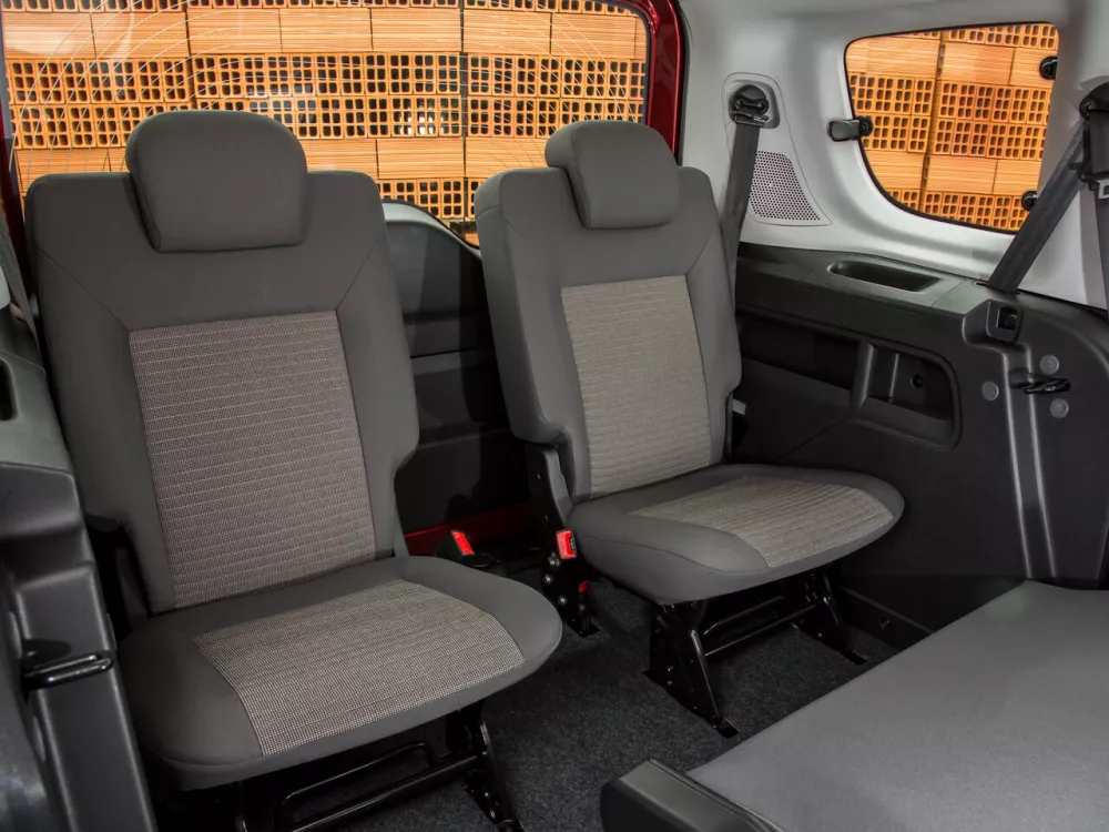 Автомобиль Fiat Doblo II Рестайлинг Компактвэн