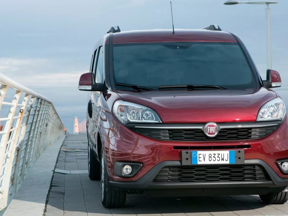 Автомобиль Fiat Doblo II Рестайлинг Компактвэн