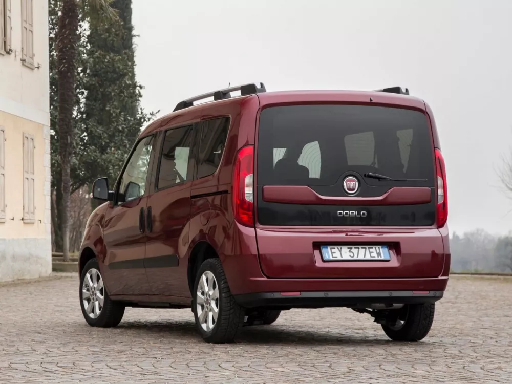 Автомобиль Fiat Doblo II Рестайлинг Компактвэн