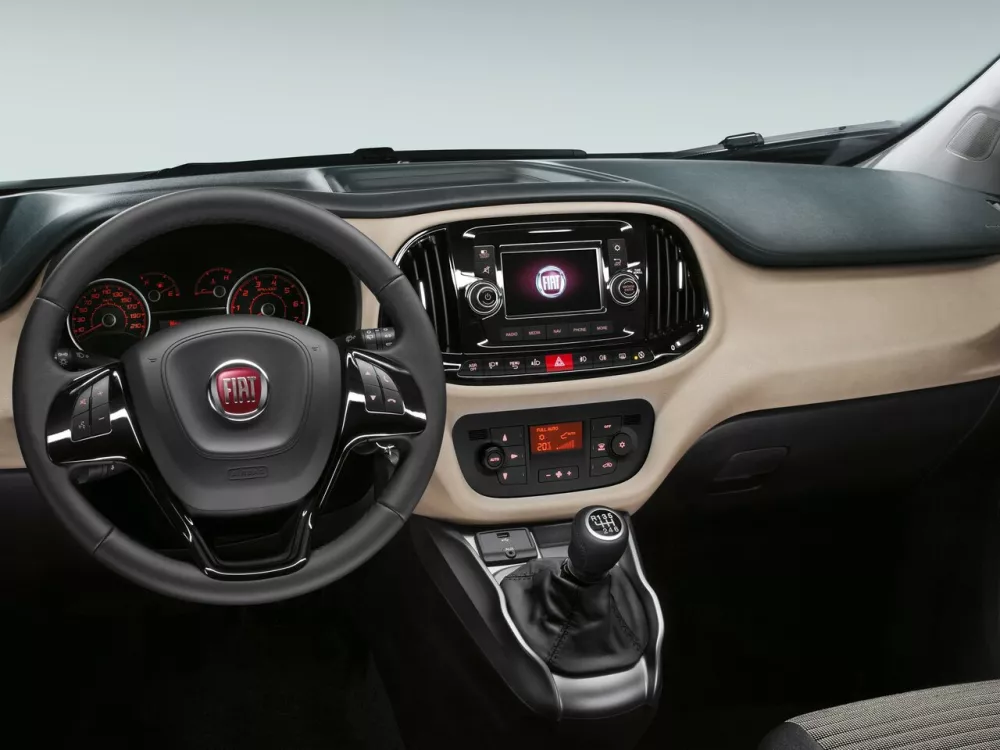 Автомобиль Fiat Doblo II Рестайлинг Компактвэн