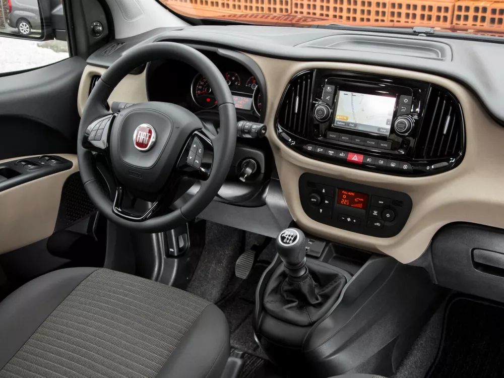 Автомобиль Fiat Doblo II Рестайлинг Компактвэн