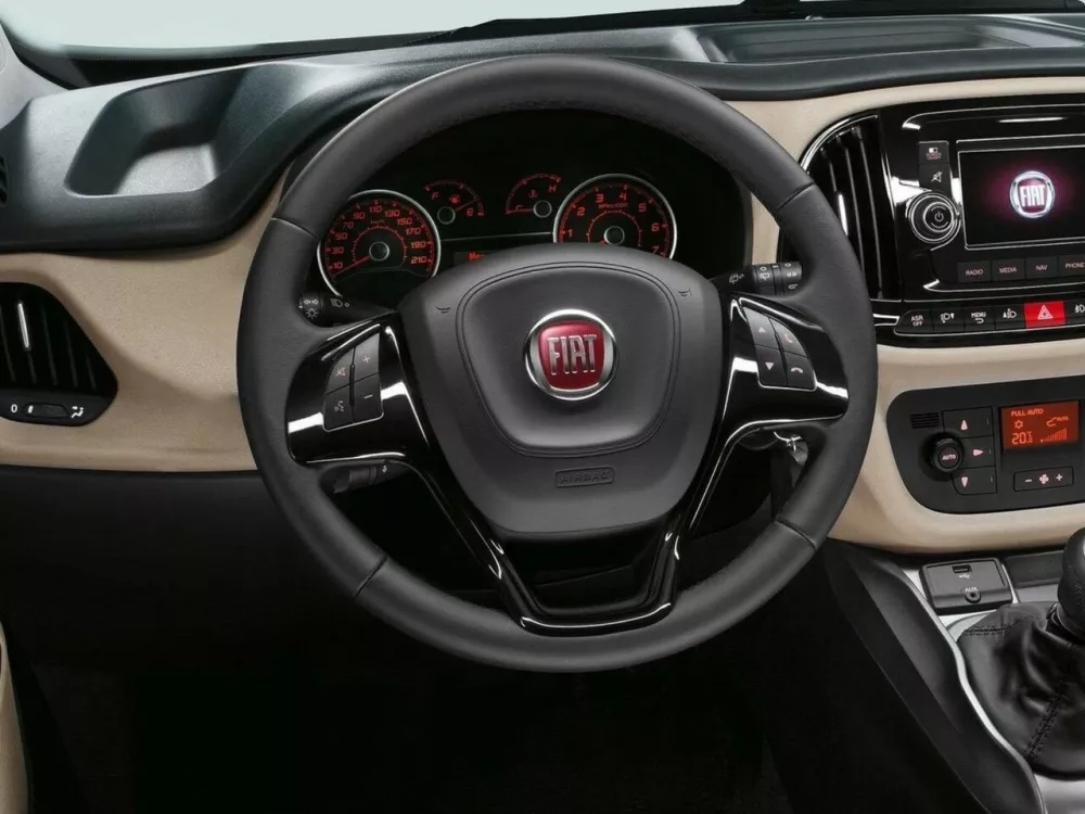 Автомобиль Fiat Doblo II Рестайлинг Компактвэн