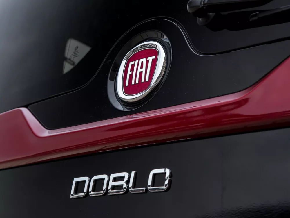 Автомобиль Fiat Doblo II Рестайлинг Компактвэн