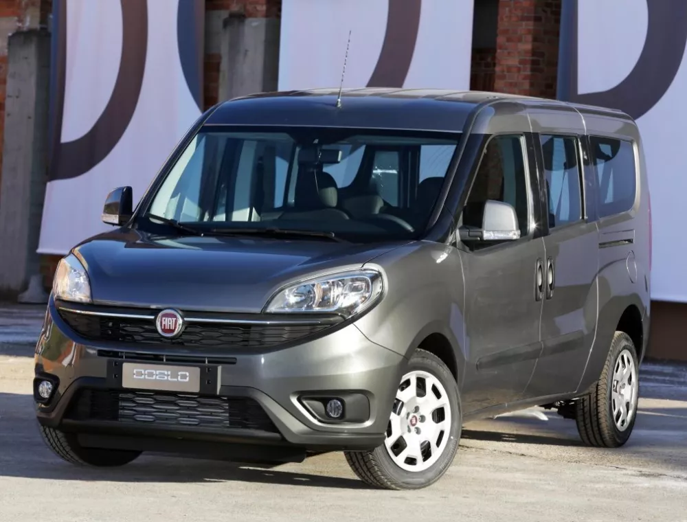 Автомобиль Fiat Doblo II Рестайлинг Компактвэн Long