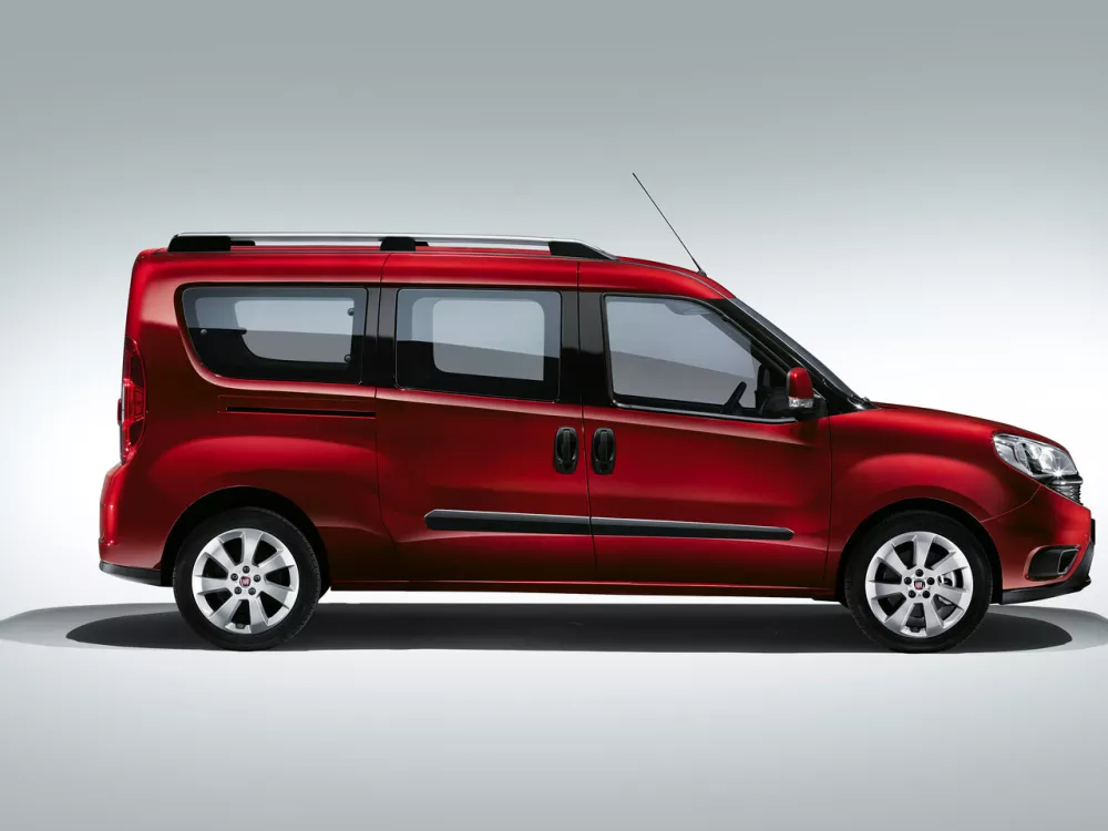Автомобиль Fiat Doblo II Рестайлинг Компактвэн Long