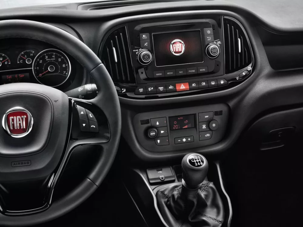 Автомобиль Fiat Doblo II Рестайлинг Компактвэн Long