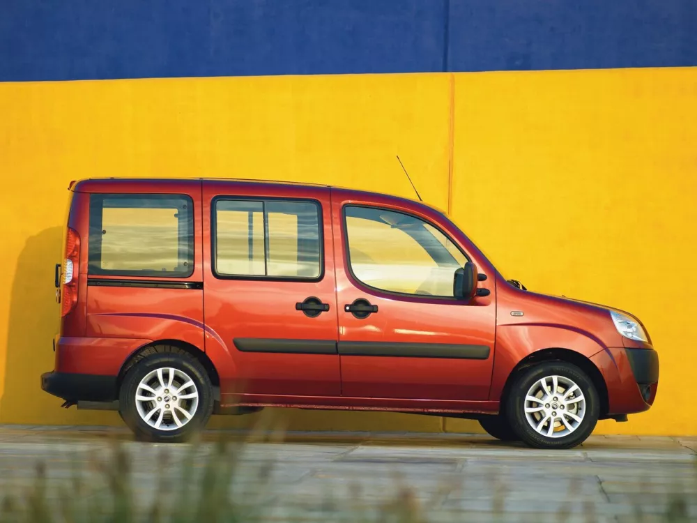 Автомобиль Fiat Doblo I Рестайлинг Компактвэн