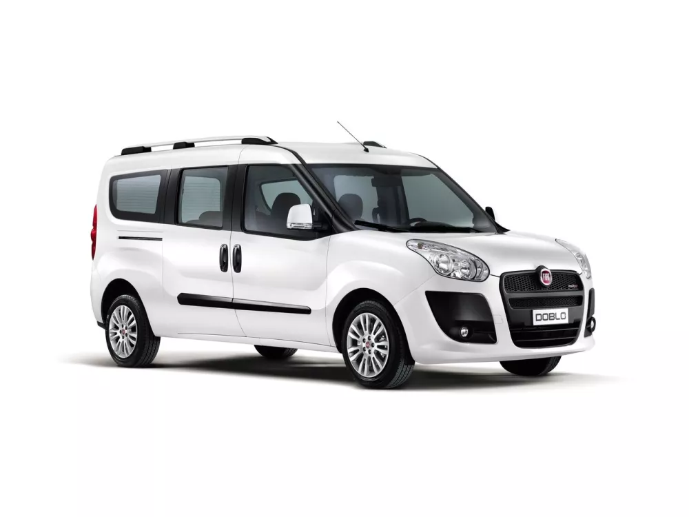 Автомобиль Fiat Doblo II Компактвэн Maxi